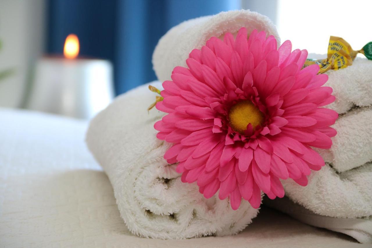 Design Hotel Astra B&B Misano Adriatico Bagian luar foto