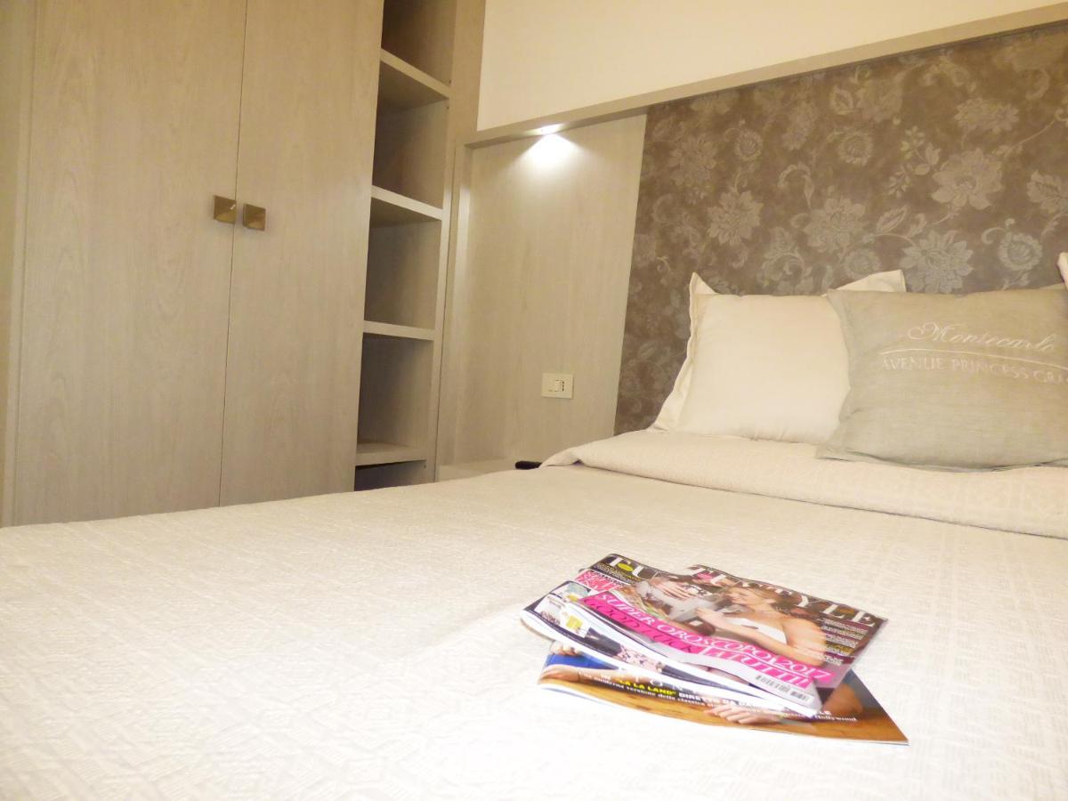 Design Hotel Astra B&B Misano Adriatico Bagian luar foto