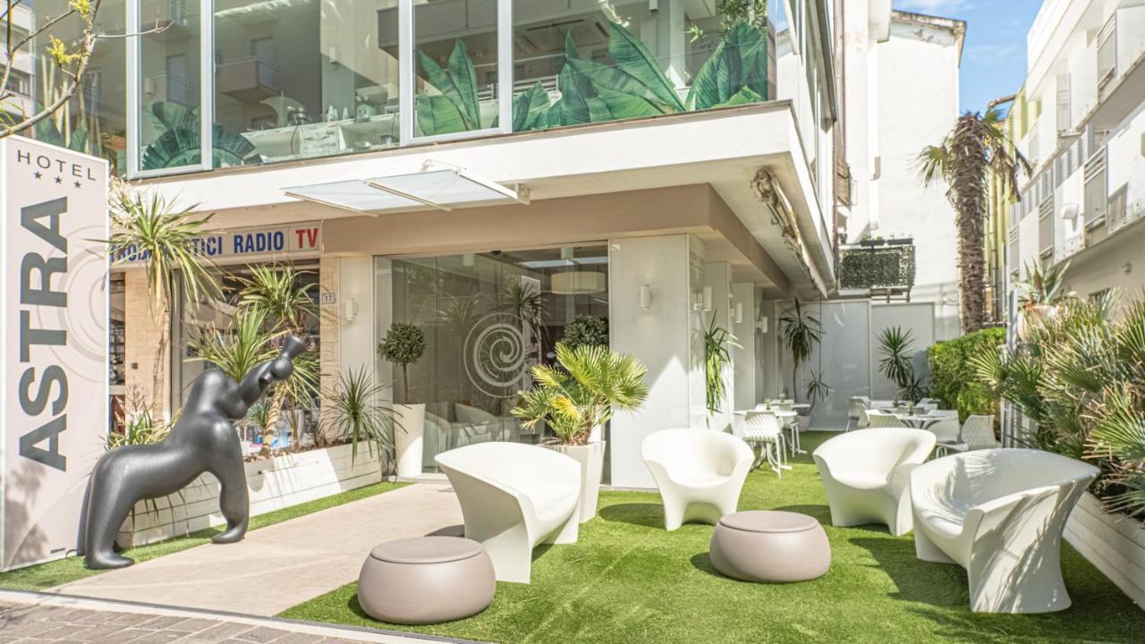 Design Hotel Astra B&B Misano Adriatico Bagian luar foto