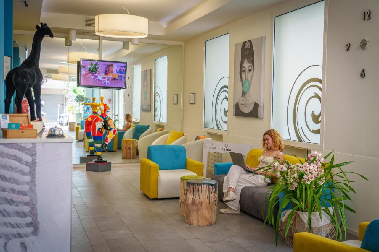 Design Hotel Astra B&B Misano Adriatico Bagian luar foto