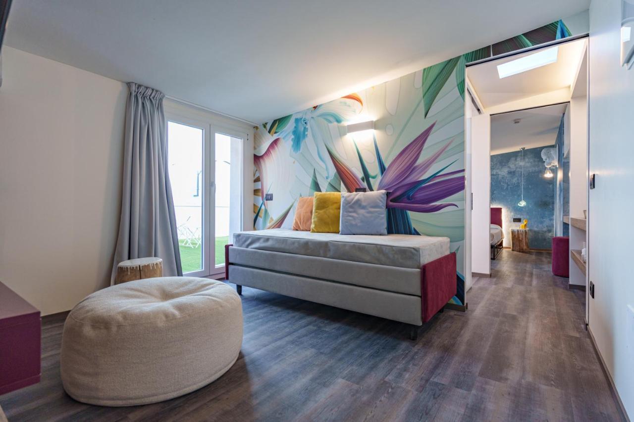 Design Hotel Astra B&B Misano Adriatico Bagian luar foto