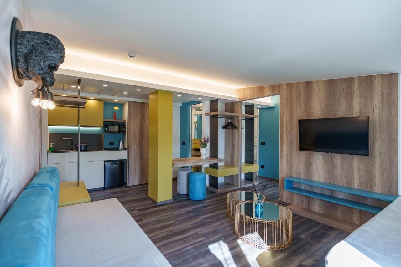 Design Hotel Astra B&B Misano Adriatico Bagian luar foto