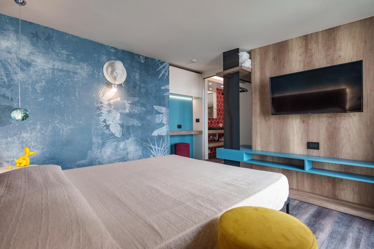 Design Hotel Astra B&B Misano Adriatico Bagian luar foto